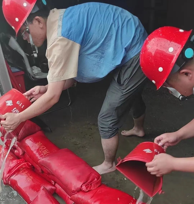 强降雨来袭，万润紧急动员排涝抢险